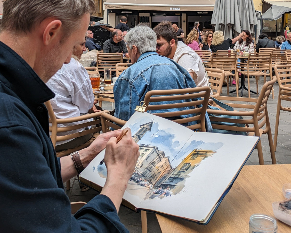 The unconventional travel sketcher